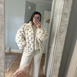 Cozy White and Black Patterned Jacket